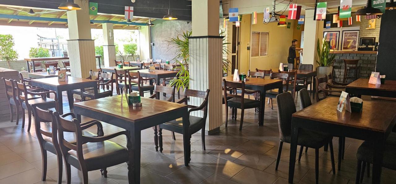 The Lion Pub & Hotel Dehiwala-Mount Lavinia Екстериор снимка